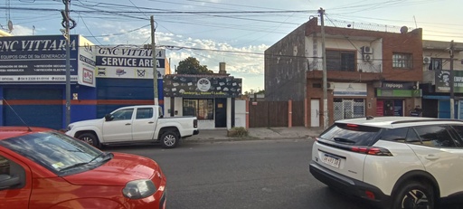 Local al frente y casa de 3 ambientes a refaccionar en venta en José C. Paz