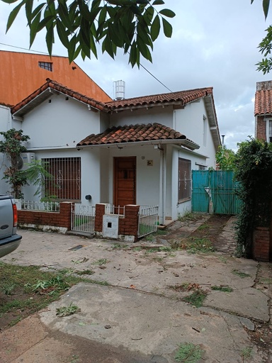Casa De 3 Ambientes En Venta En Muñiz.