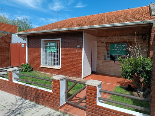 Casa de cuatro ambientes en venta en San Miguel!!!.