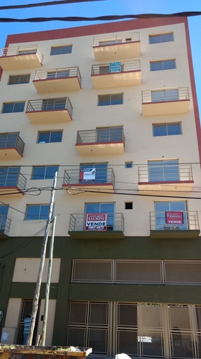Departamento de 3 ambientes con cochera y baulera en venta en San Miguel!